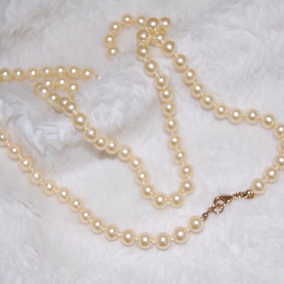 NWOT Vintage 1999 Monet Mother of Pearl Necklace, 31" Long - Picture 10 of 12